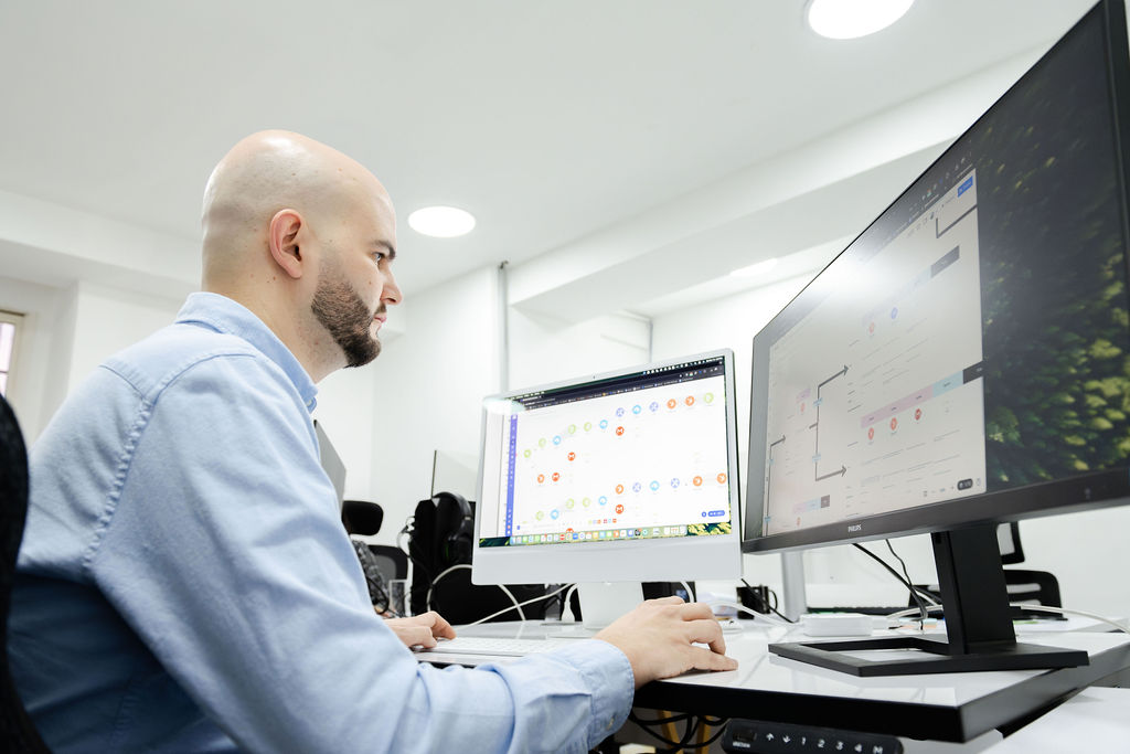 HubSpot specialist configuring lead nurturing sequences through HubSpot workflow automation.